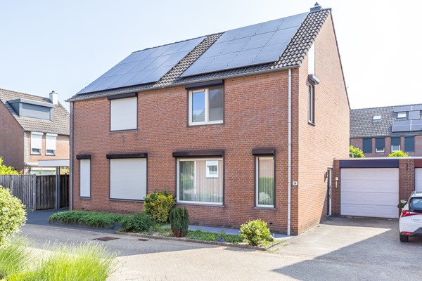Te koop: 2 onder 1 kap geschakelde woning uit 1986 met tuin en garage in Heerlen (Heerlerbaan)